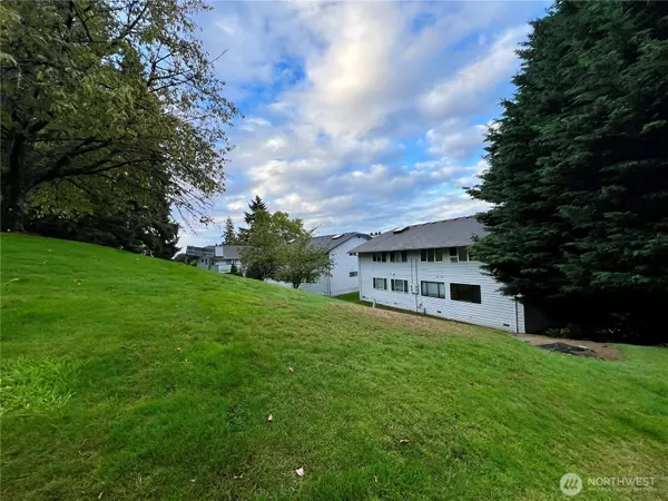 Kirkland, WA 98034,12719 NE 144th ST #151C