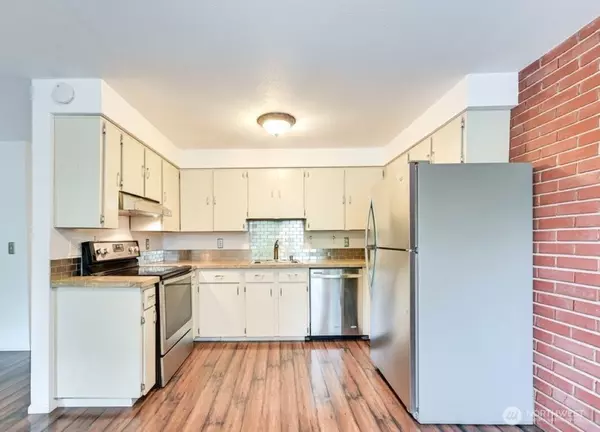 Issaquah, WA 98027,220 SW Clark ST #B101
