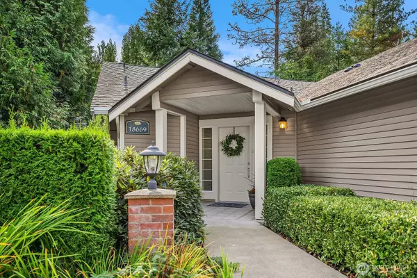 18669 NE 55th WAY, Redmond, WA 98052