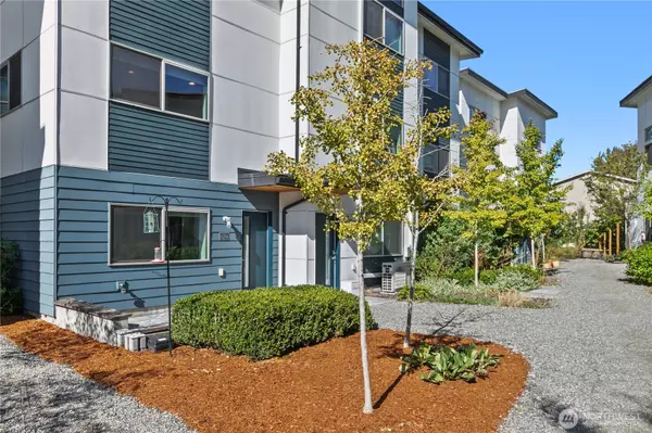 Seattle, WA 98118,4244 S Greenbelt Station DR