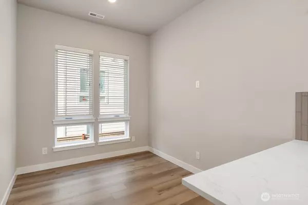 Seattle, WA 98178,6619 S 128th ST