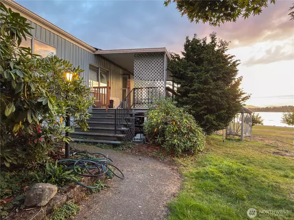 Port Orchard, WA 98366,4611 Beach DR E