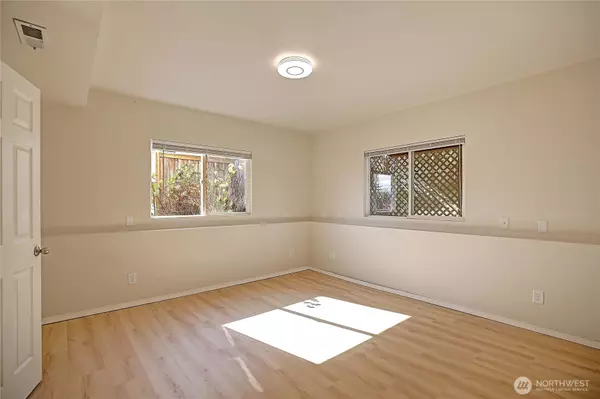 Oak Harbor, WA 98277,2029 Baymont DR