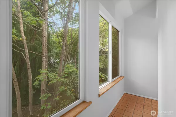 Seattle, WA 98133,13717 Linden AVE N #313