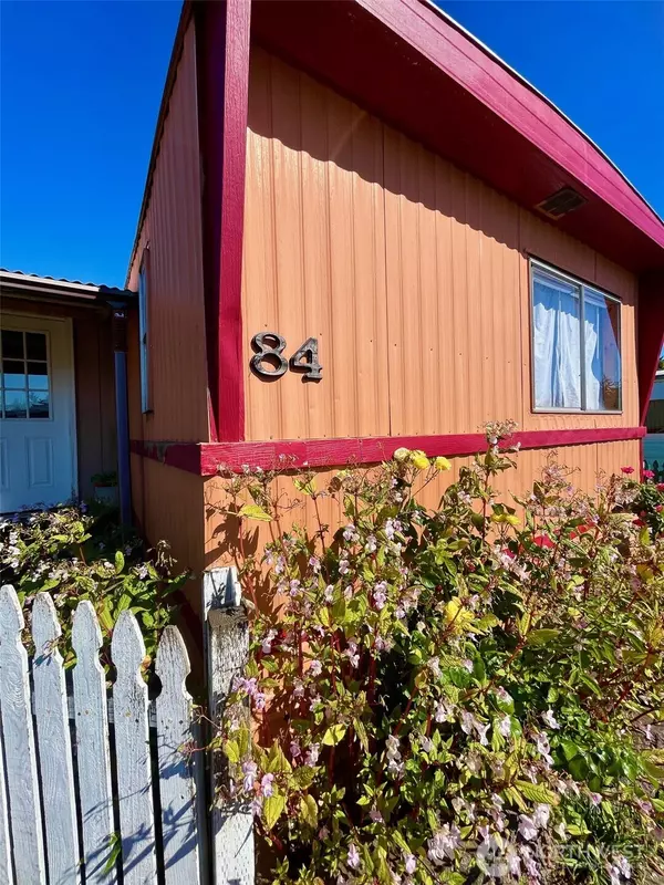700 Crosby AVE #84, Oak Harbor, WA 98277