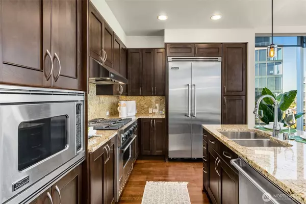 Bellevue, WA 98004,10610 NE 9th Place #1924