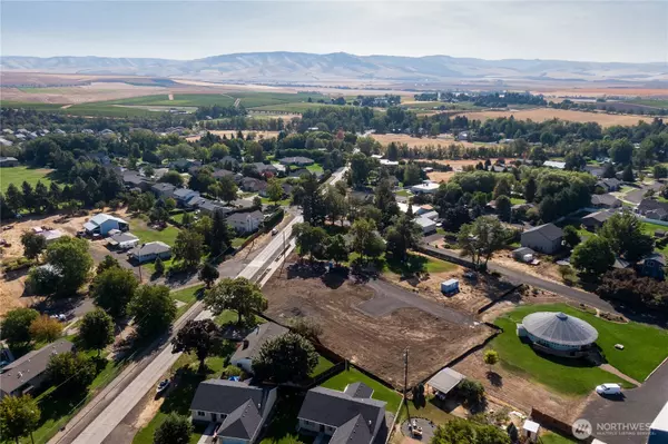 4 Copacetic Court, Walla Walla, WA 99362