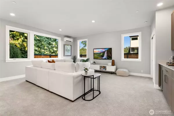 Bellevue, WA 98005,13068 SE 19th CT