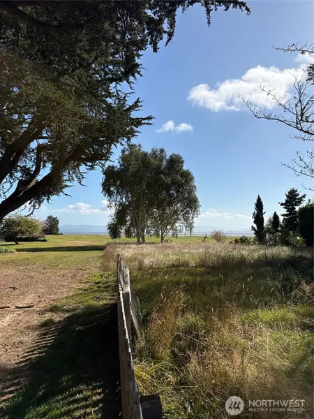 33880 Territory RD, Oysterville, WA 98640