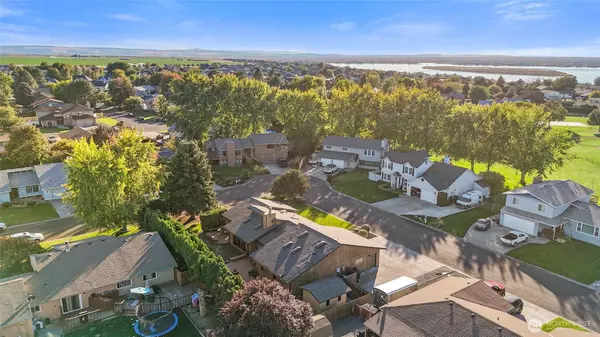 Moses Lake, WA 98837,9343 Albert WAY