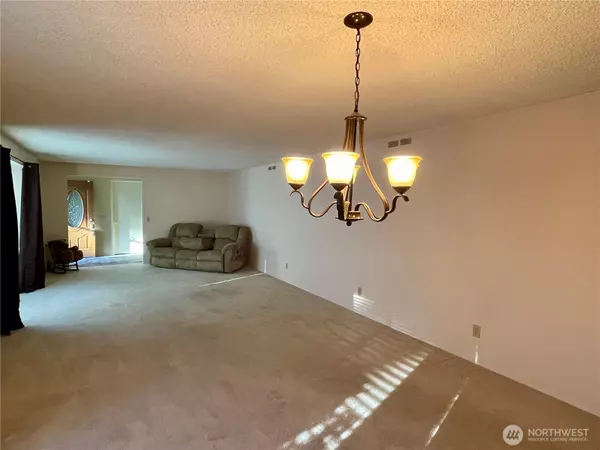 Oak Harbor, WA 98277,2137 Heritage WAY