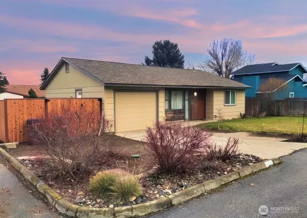 715 Cherry Ct, Wenatchee, WA 98801