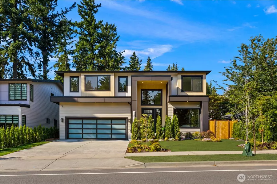 12922 NE 104th ST, Kirkland, WA 98033