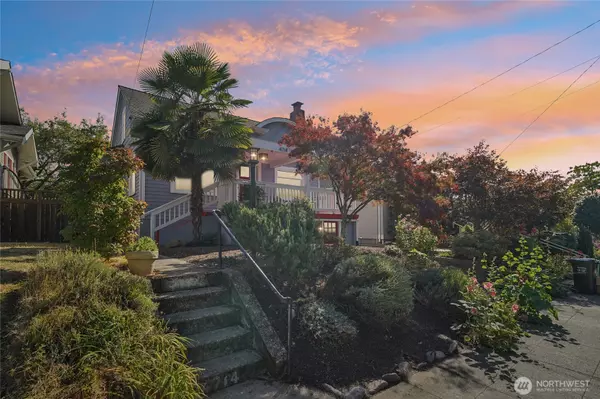 4714 4th AVE NE, Seattle, WA 98105