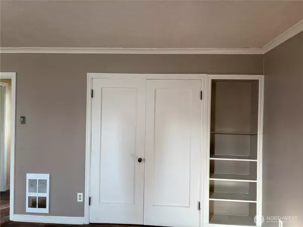 Burlington, WA 98233,221 South Cherry ST