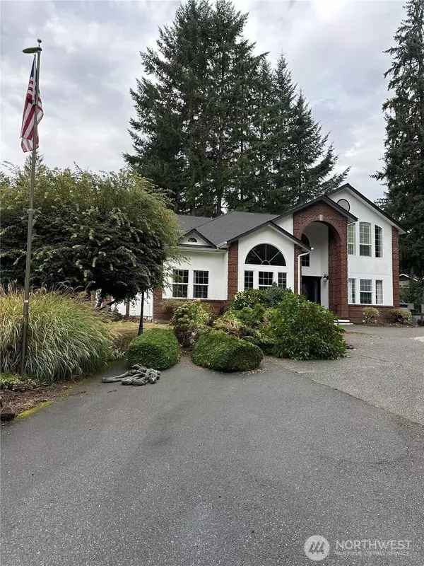17046 NE 195th ST, Woodinville, WA 98072