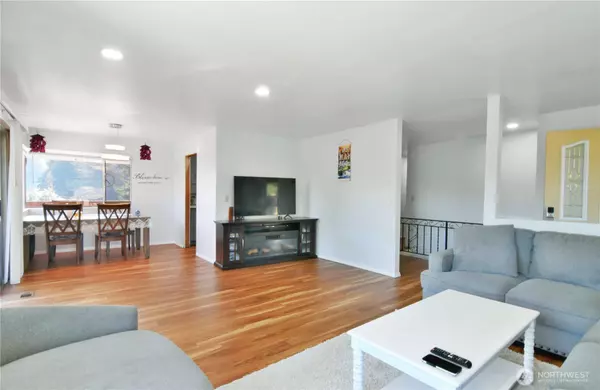 Everett, WA 98203,1824 74th ST SE