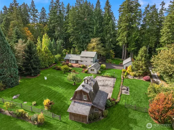 8018 Hansen RD NE, Bainbridge Island, WA 98110