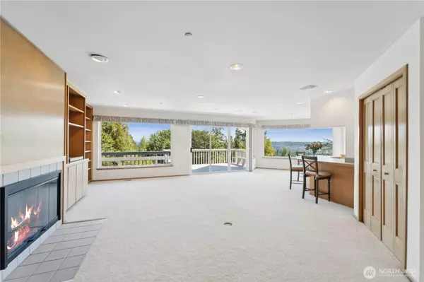 Lake Forest Park, WA 98155,19749 53rd AVE NE
