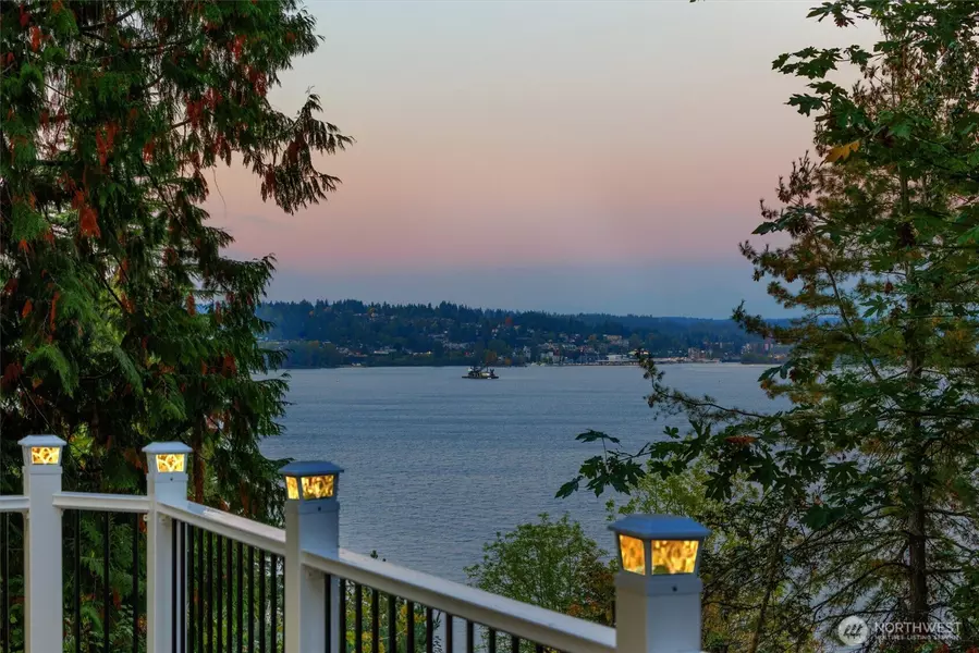 14538 38th AVE NE, Lake Forest Park, WA 98155