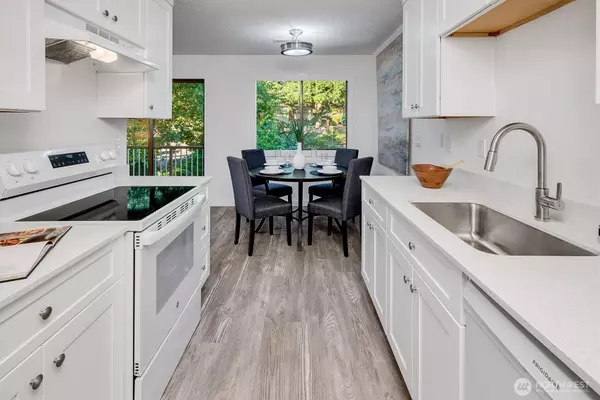 14132 74th PL NE #16-D, Kirkland, WA 98034