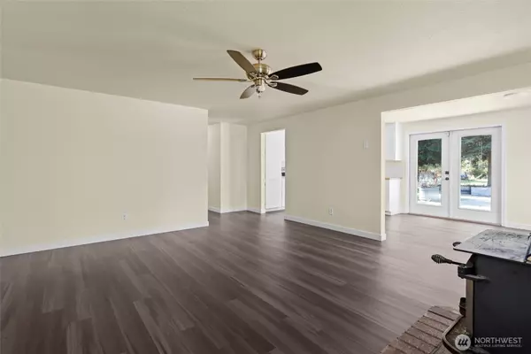 Oak Harbor, WA 98277,880 Quail LN