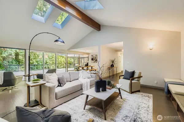 Bellevue, WA 98005,12862 NE 10th PL