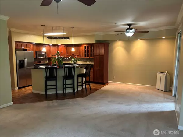 Tacoma, WA 98405,2440 S Steele Street #111