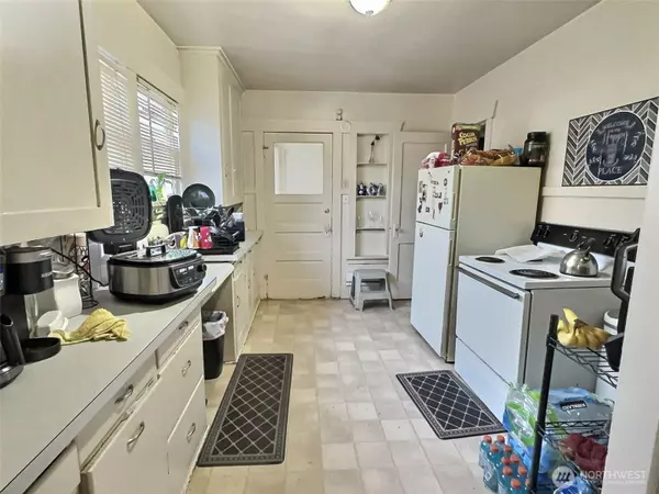 Tacoma, WA 98408,4907 Park AVE S