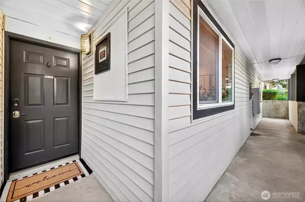 Edmonds, WA 98026,8615 238th ST SW #B101