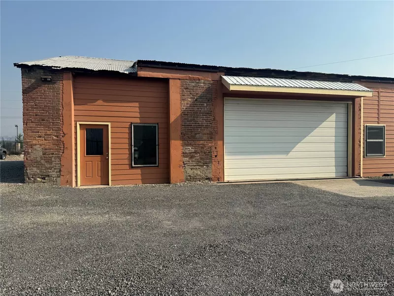 725 1/2 S Columbia ST, Wenatchee, WA 98801