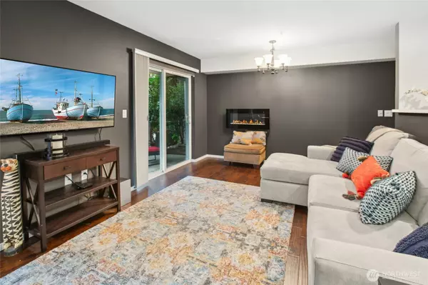 Bellevue, WA 98006,5589 SE Lakemont Blvd SE #1702