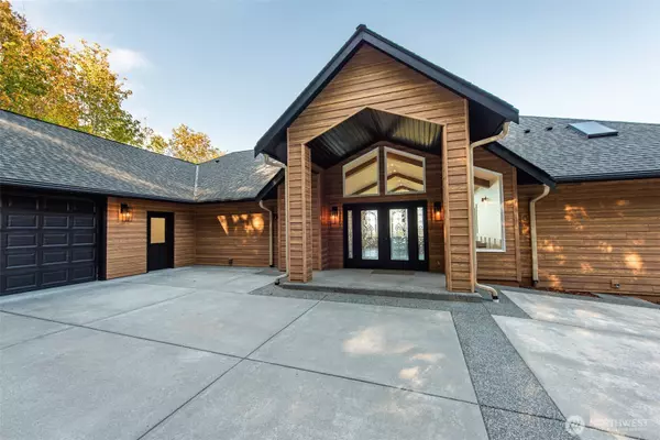 Sequim, WA 98382,337 Louella RD