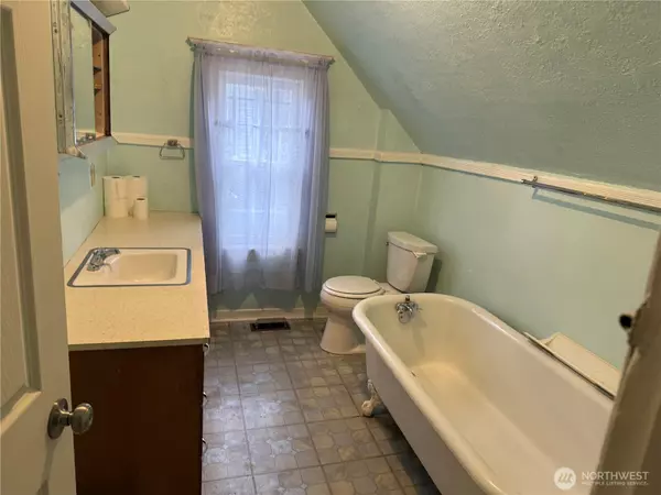 Seattle, WA 98122,1008 E Denny Way