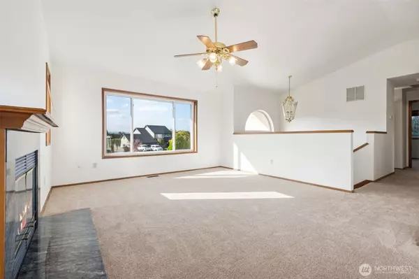 Enumclaw, WA 98022,537 Burger PL