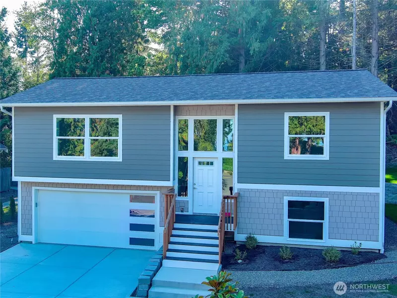 40 Trader LN, Port Ludlow, WA 98365