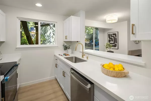 Bellevue, WA 98007,14415 NE 30th PL #22A