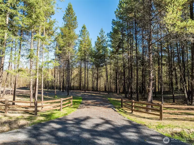 142 NICHOLSON RD, Toledo, WA 98591