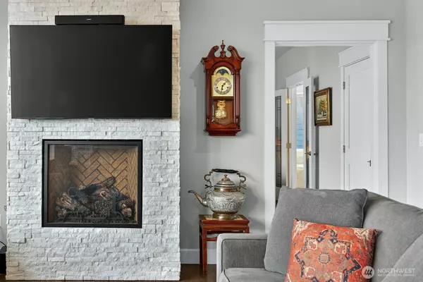 Anacortes, WA 98221,3406 W 2nd ST