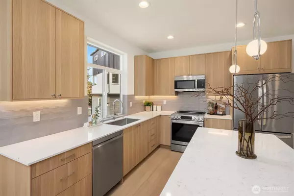 Seattle, WA 98125,10821 11th AVE NE