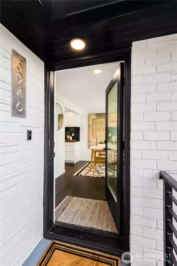 Seattle, WA 98136,5946 39th AVE SW