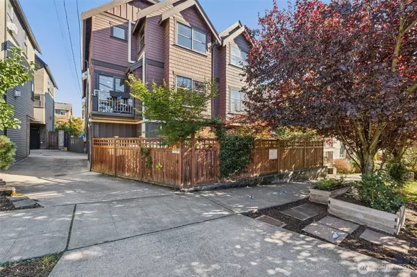 3634 Palatine AVE N #B, Seattle, WA 98103