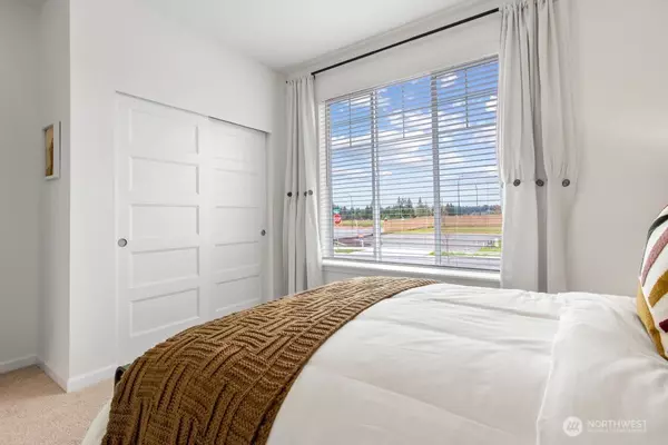 Yelm, WA 98597,14216 Jensen DR SE #355