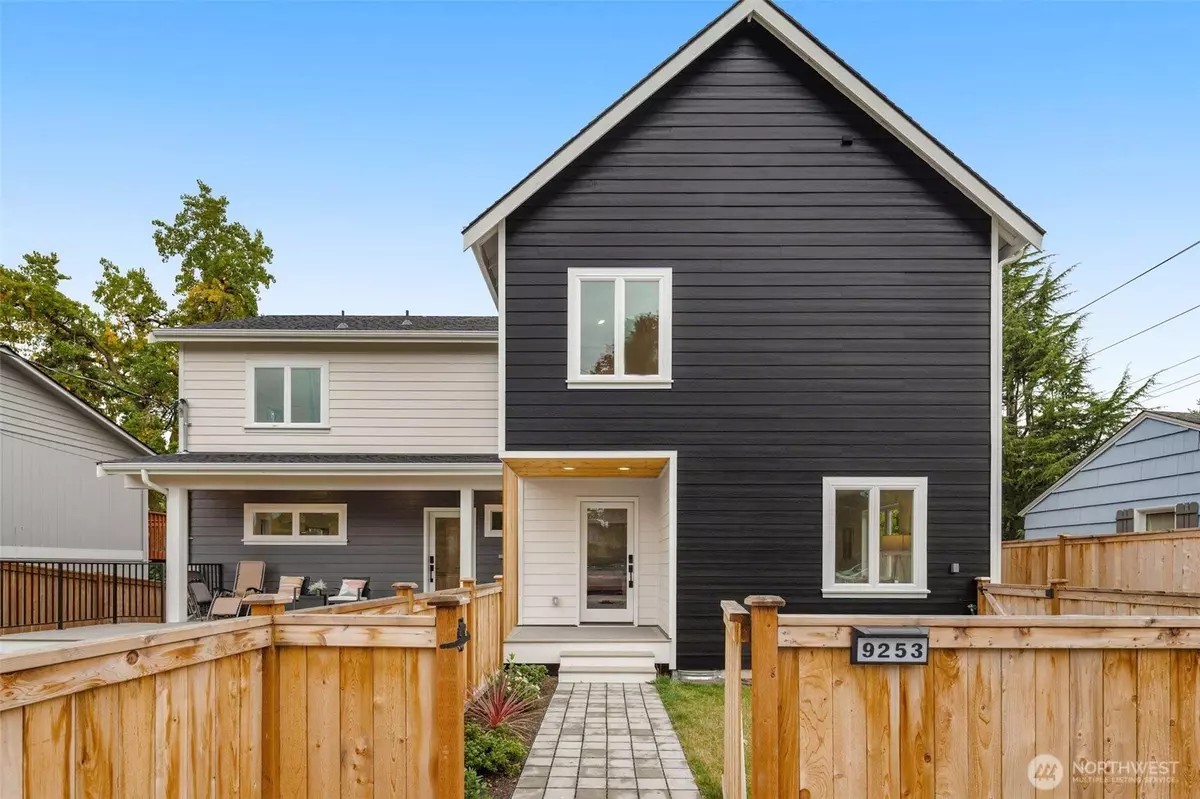 Seattle, WA 98117,9253 6th AVE NW