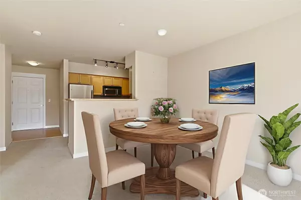 Bainbridge Island, WA 98110,300 High School RD NE #404