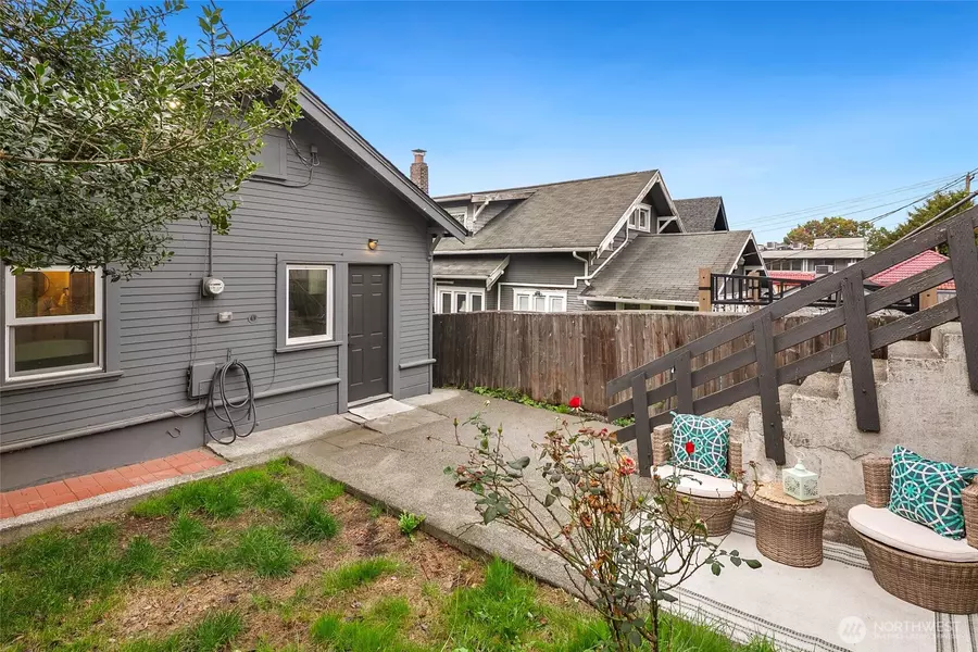 3442 15th AVE W, Seattle, WA 98119