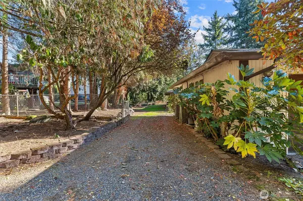 Edgewood, WA 98372,10822 44th ST E