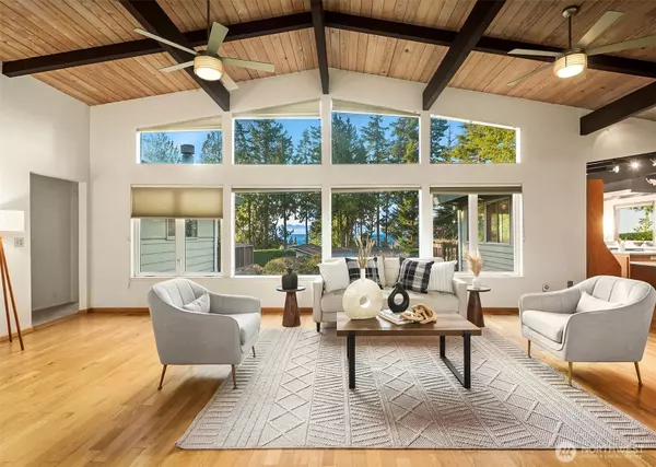 Edmonds, WA 98026,7469 174th ST SW