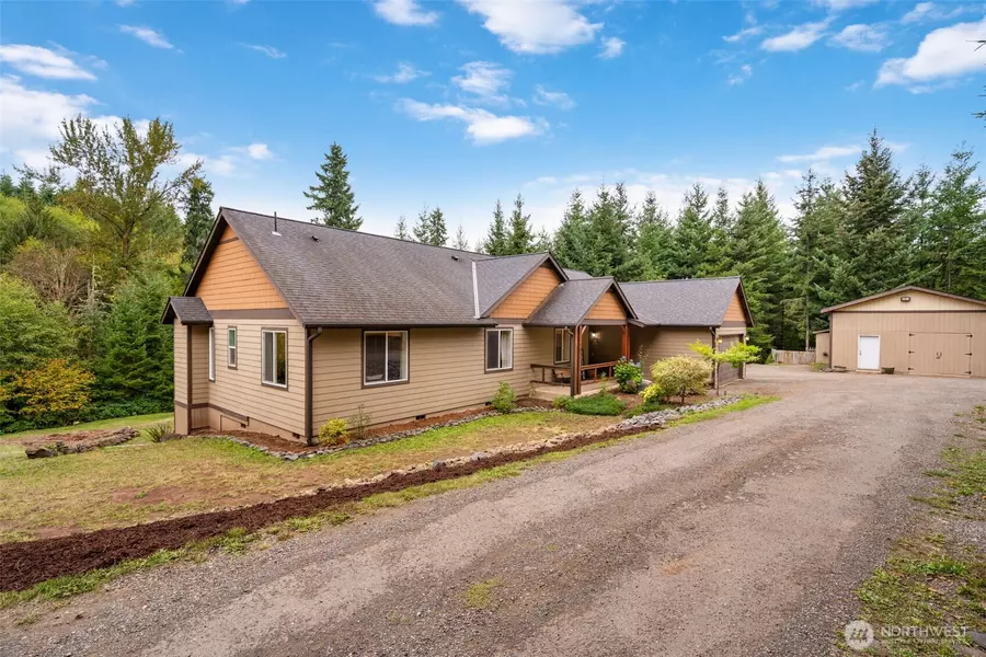 100 Thimbleberry DR, Castle Rock, WA 98611