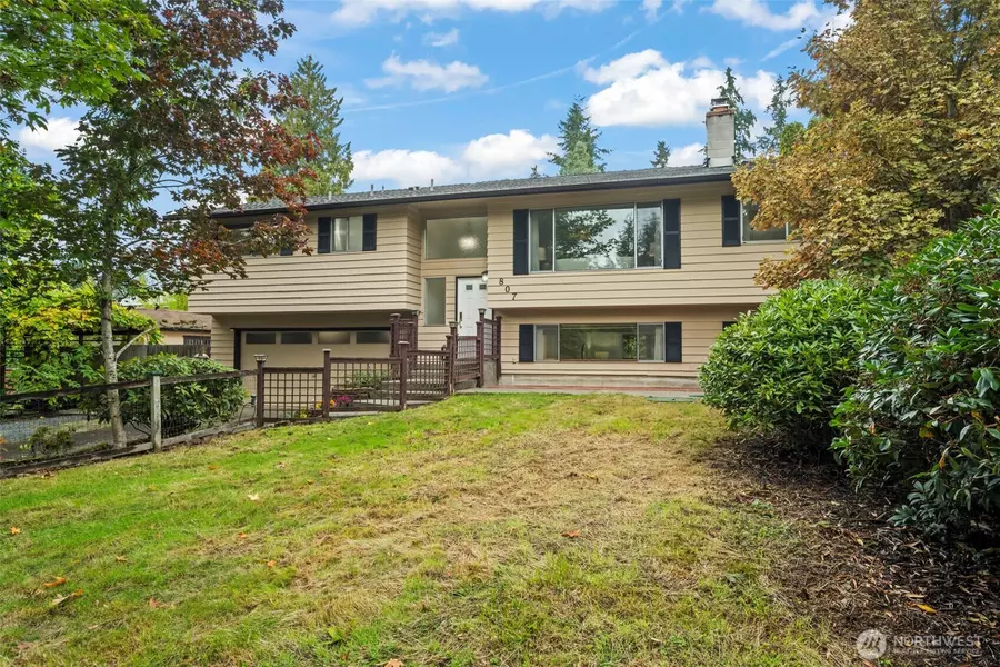 807 Grimes RD, Bothell, WA 98012